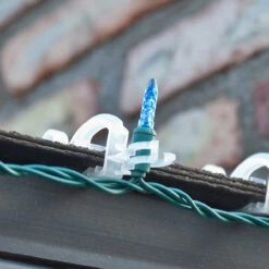 Set Of 1000 Clear Max Pro Anywhere Christmas Lights Clips -Best Christmas Store 714150 in use 25b15d 32758.1667619570