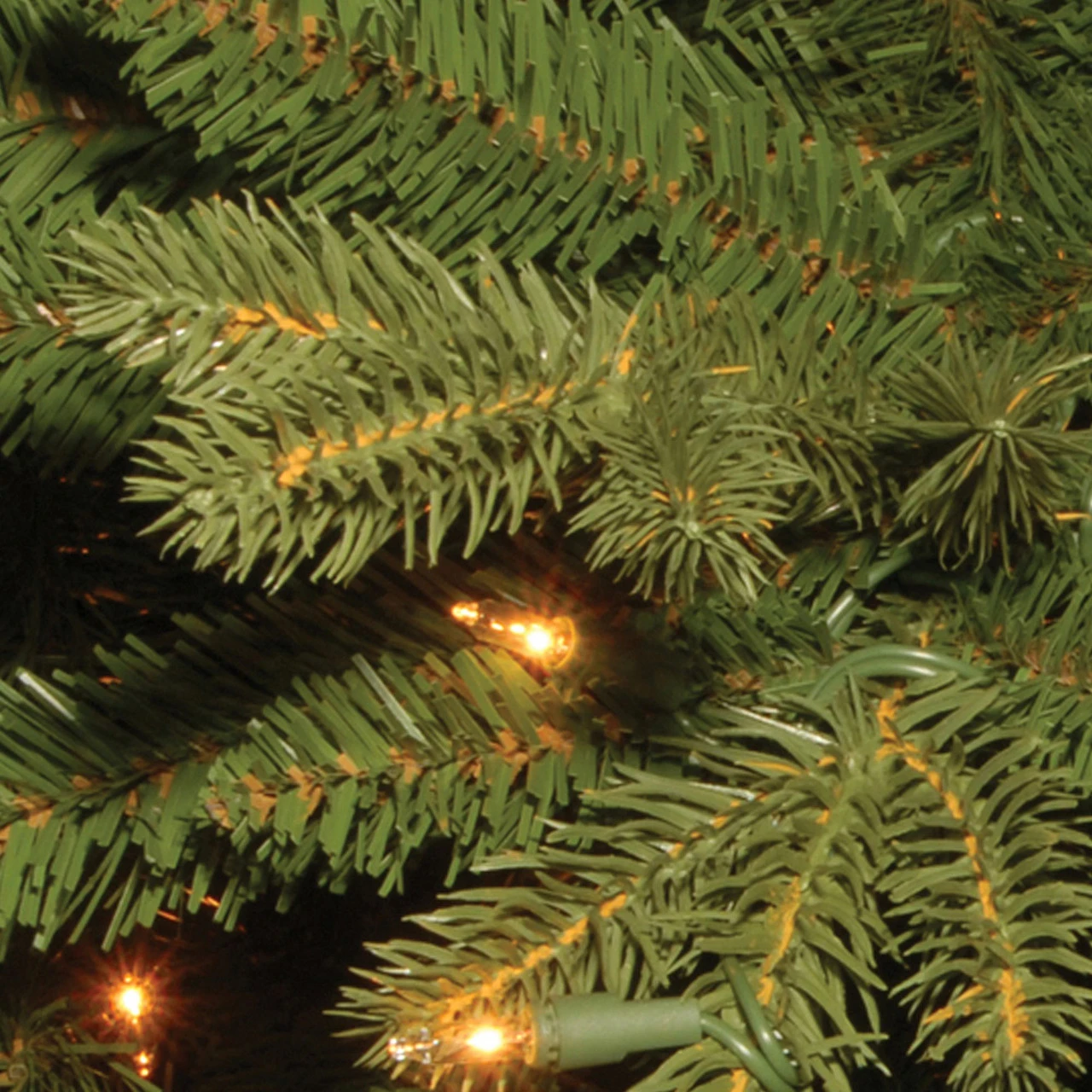 24” Pre-Lit Avalon Spruce Christmas Wreath - Clear Lights 2 24” Pre-Lit Avalon Spruce Christmas Wreath - Clear Lights - Image 2