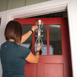 19.5" White Unique Adjustable Christmas Wreath Hanger -Best Christmas Store dvlc v 20537 wht 007 95952.1667557002