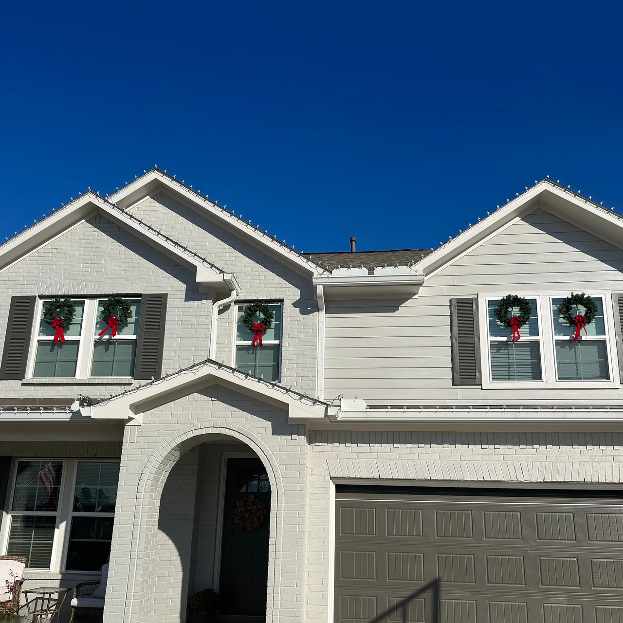 Canadian Pine Artificial Christmas Wreath, 24-Inch, Unlit 4 Canadian Pine Artificial Christmas Wreath, 24-Inch, Unlit - Image 4