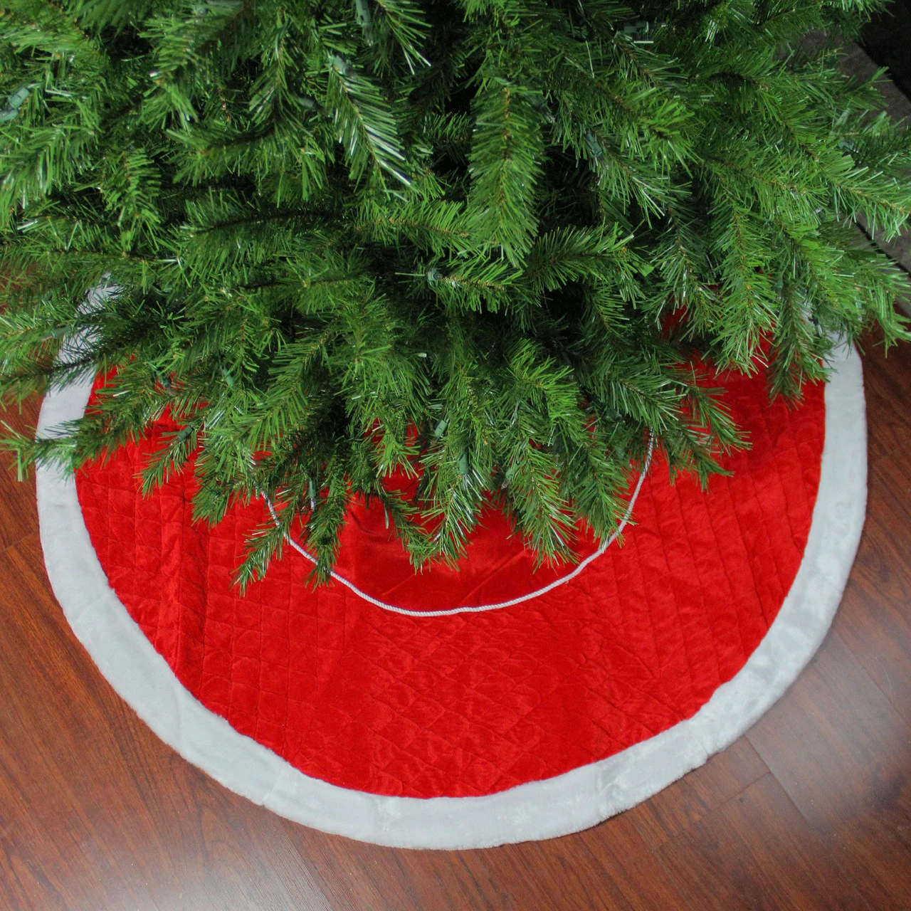 48" Red And White Quilted Faux Fur Border Christmas Tree Skirt 1 48" Red And White Quilted Faux Fur Border Christmas Tree Skirt