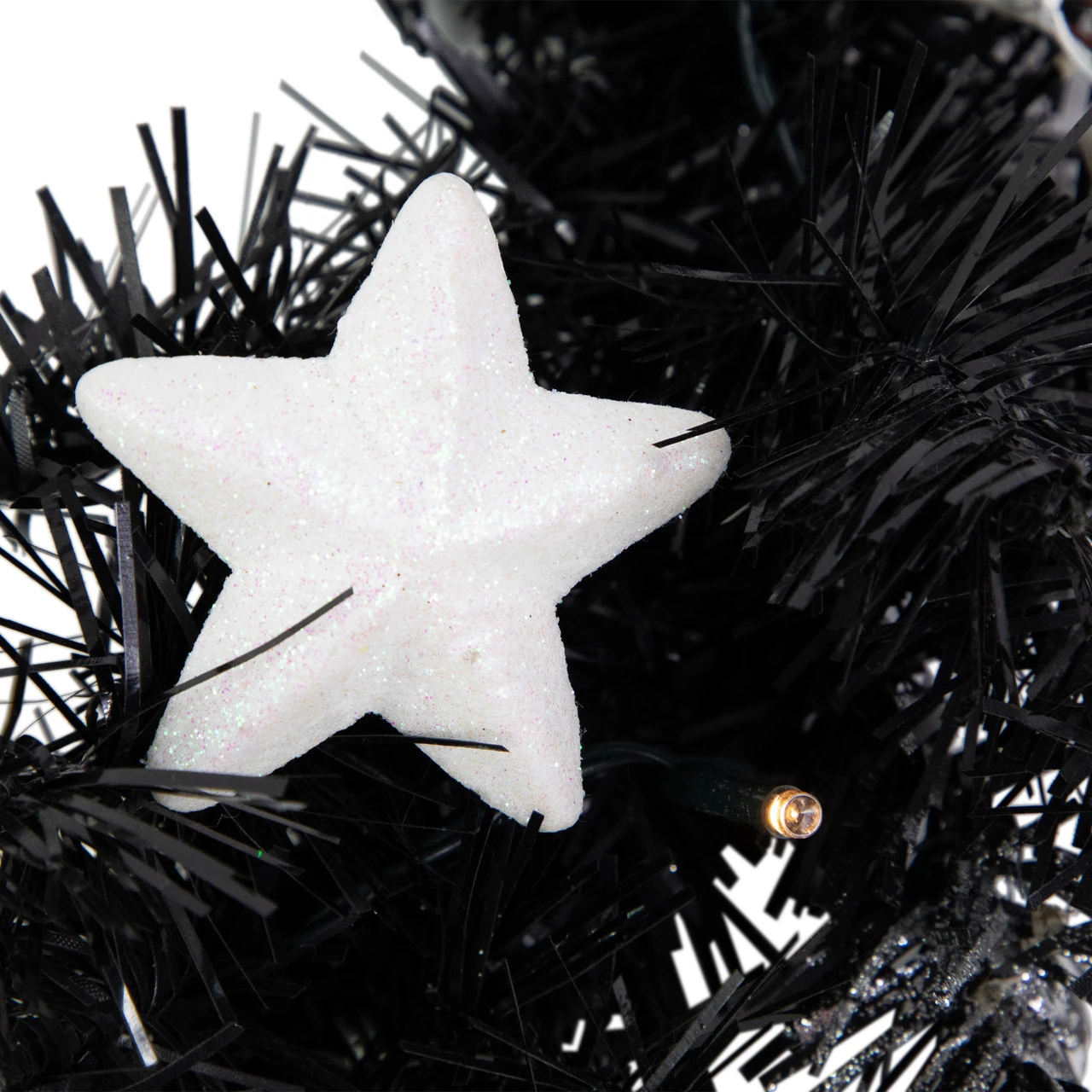 16" Pre-Lit Decorated Black Pine Artificial Christmas Wreath, Cool White LED Lights 5 16" Pre-Lit Decorated Black Pine Artificial Christmas Wreath, Cool White LED Lights - Image 5