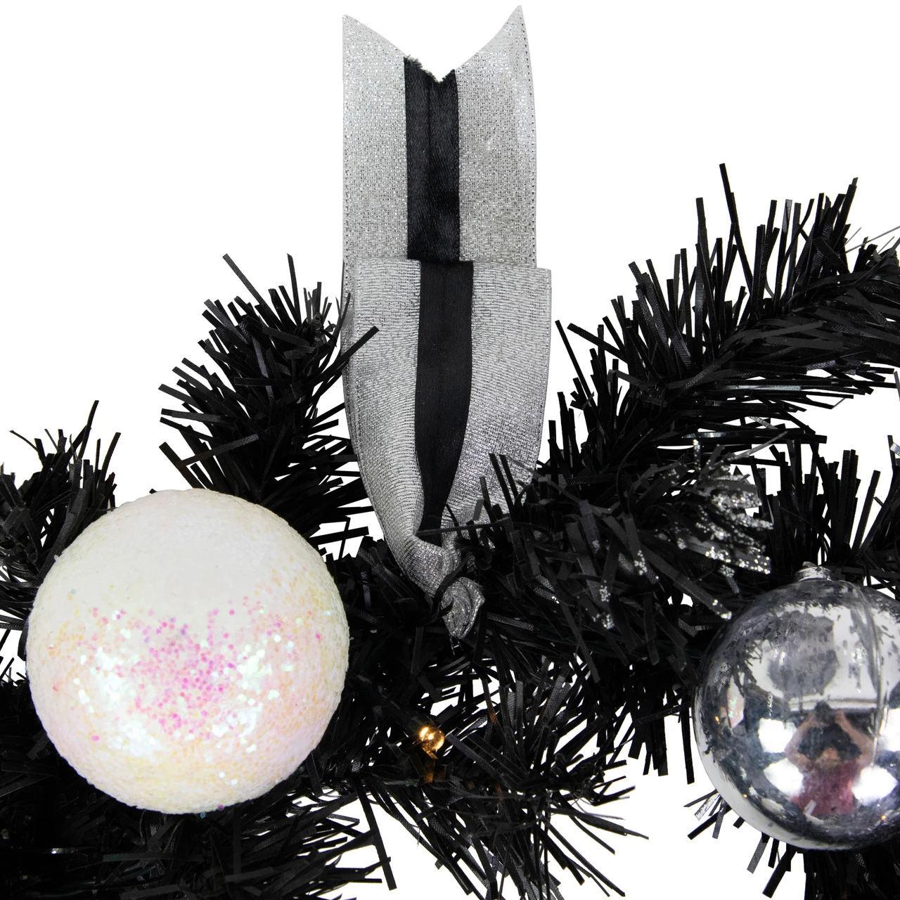 16" Pre-Lit Decorated Black Pine Artificial Christmas Wreath, Cool White LED Lights 6 16" Pre-Lit Decorated Black Pine Artificial Christmas Wreath, Cool White LED Lights - Image 6