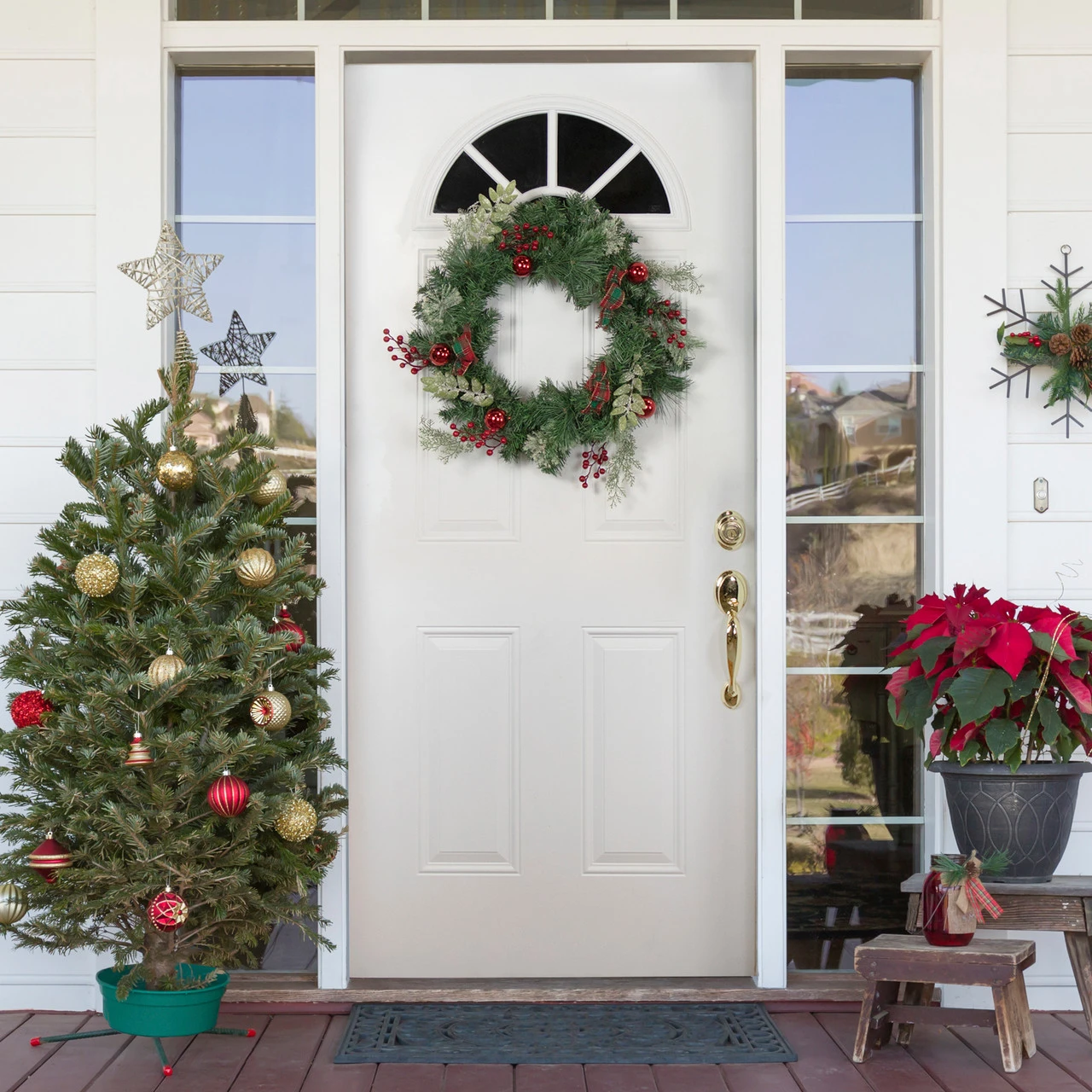 Decorated Frosted Pine And Pine Cone Artificial Christmas Wreath, 24-Inch, Unlit 2 Decorated Frosted Pine And Pine Cone Artificial Christmas Wreath, 24-Inch, Unlit - Image 2