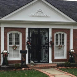 Traditional Colors 2-Finish Shatterproof Ball Christmas Wreath, 24-Inch -Best Christmas Store northlight sm91059 4 cxpic 80917.1677518924