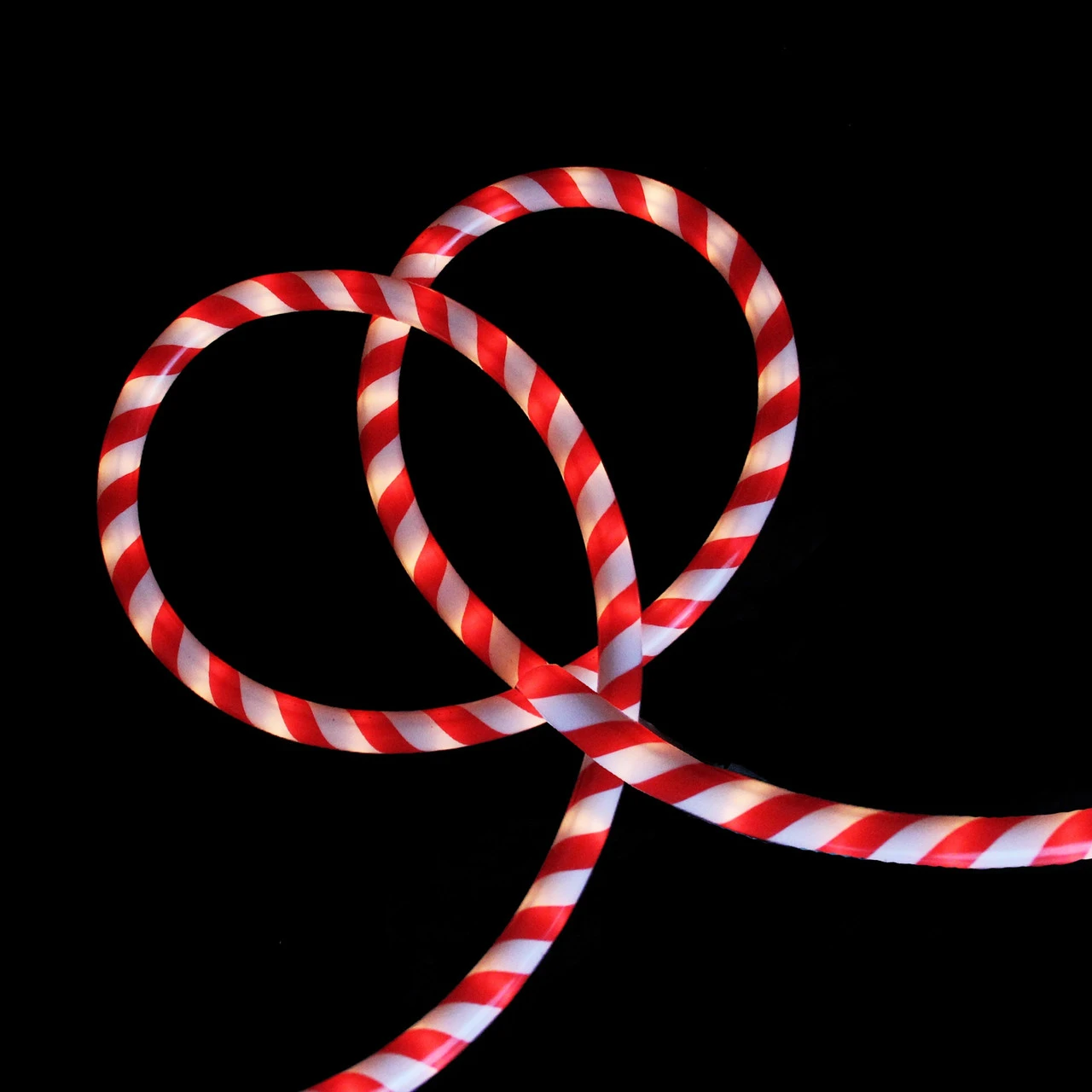 18' Red And White Striped Candy Cane Outdoor Christmas Rope Lights 1 18' Red And White Striped Candy Cane Outdoor Christmas Rope Lights